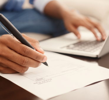 financier-making-annual-financial-report-using-lap-Q5XR7JM